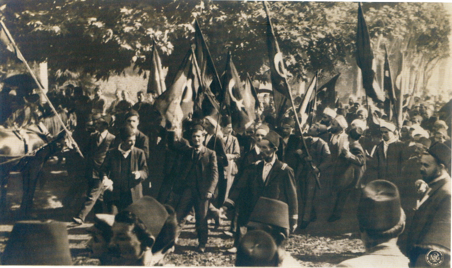 Революция в турции 1918. Младотурецкая революция в Османской империи. Революция в Османской империи 1918. Младотурецкая революция Париж. Турция младотурки.